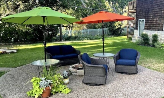 Fort Worth House | Cozy bungalow across TCU soccer field. Available the month of July.