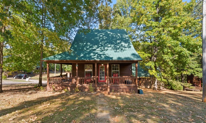 Counce Cabin | Cozy Cabin 3.5 min from Sportman's!