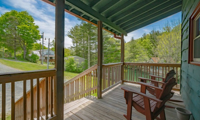 Blowing Rock Apartment | Cozy Cabin #38 - Sleeps 6 - Full kitchen + fireplace - between Boone & Blowing Rock NC