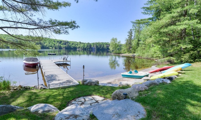 McMurrich/Monteith Cabin | Cozy Cabin + Bunkie~lakefront~muskoka~watertoys