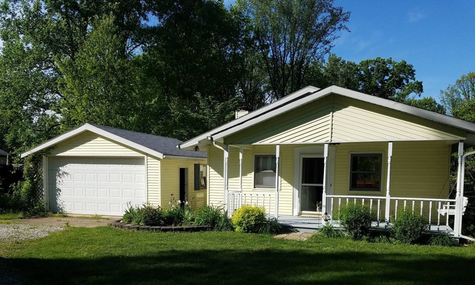 Bellmore Cabin | Cozy Cabin By The Lake!