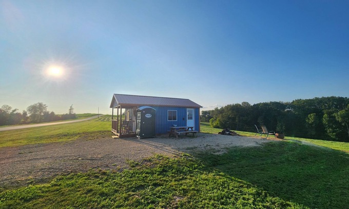 Ontario Cabin | Cozy cabin in peaceful Ontario with AC, WiFi and stellar views!