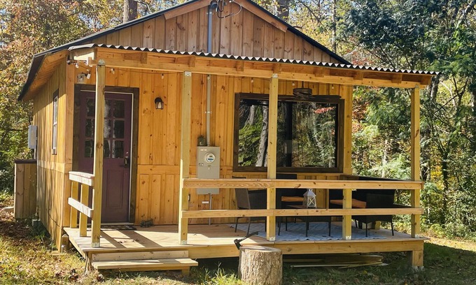 Reliance Cabin | Cozy cabin in the Cherokee National Forest. Minutes from Hiwassee River.
