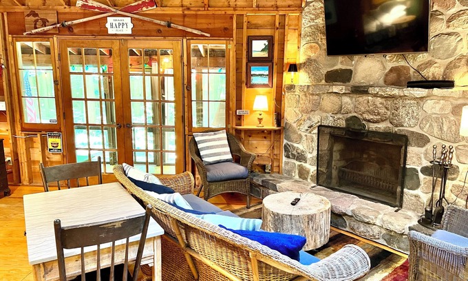 Fennville Cottage | Cozy cabin in the woods within walking distance to Lake Michigan