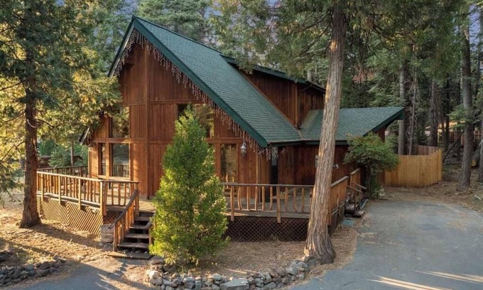Hamilton Branch House | Cozy Cabin in the Woods with Comforts, Hot Tub, Walk to Lake
