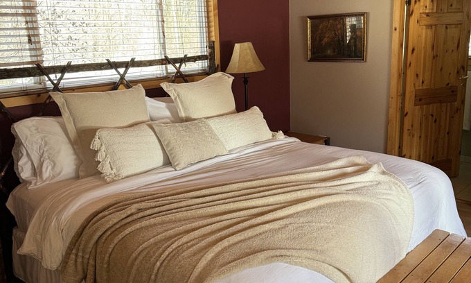 Wisconsin Dells Cabin | Cozy Cabin Located Just Outside of Wis Dells- Cabin B
