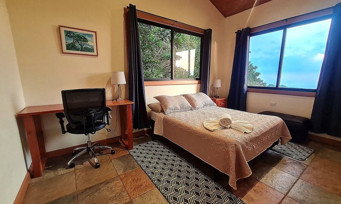 Monteverde Cabin | Cozy cabin located in Monteverde just 5 mins from the local attractions & town.