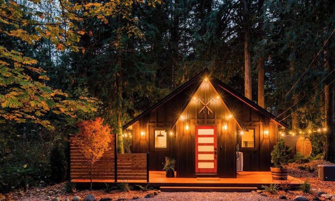 Warnick Cabin | Cozy Cabin @ Mt Baker – Private Hot Tub & Sauna