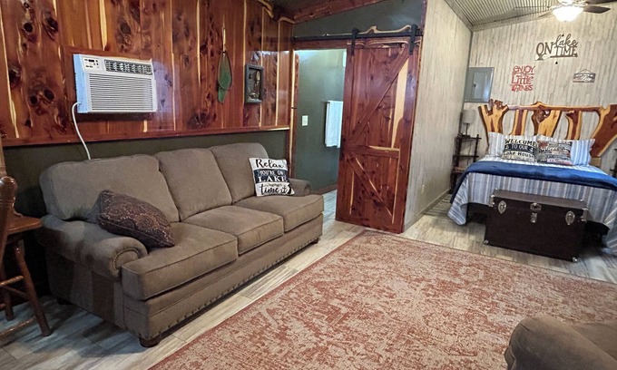 Mount Ida Cabin | Cozy cabin near the beautiful crystal mines of Mount Ida and Lake Ouachita