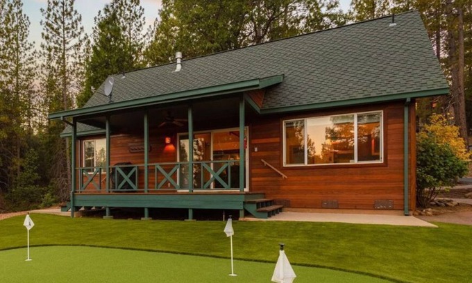 Groveland House | Cozy Cabin near Yosemite at Quail Crossing