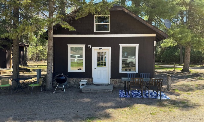 St Germain Cottage | Cozy Cabin on Big St Germain Lake sleeps 2nmodern appliances, Beach on prop!