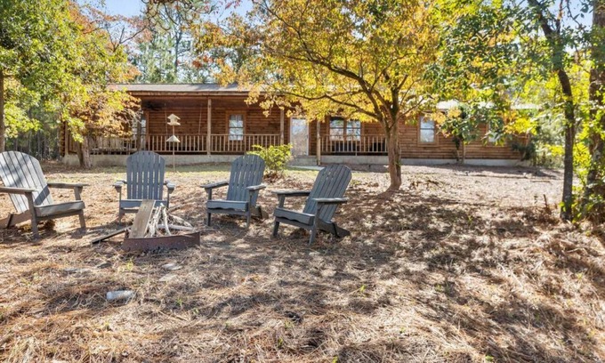 South Carolina Lakes & Blackwater Rivers Cabin | Cozy Cabin on Chateau | Waterfront | Sleeps 12