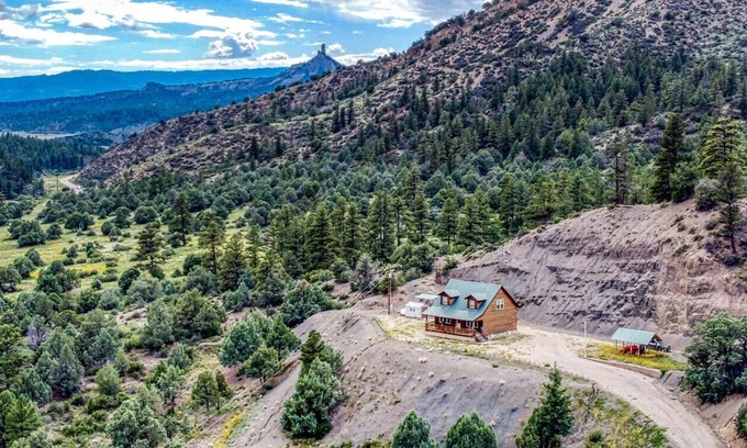 Pagosa Springs House | Cozy Cabin Retreat w/Games, Hot Tub, Pet-Friendly & Forest Access