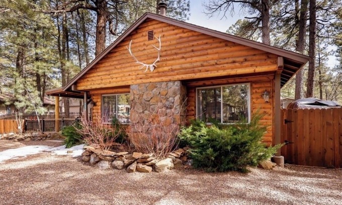 Munds Park Cabin | Cozy Cabin Retreat in Munds Park