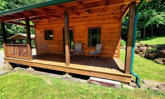 Sylva Cabin | Cozy Cabin Surrounded By Streams