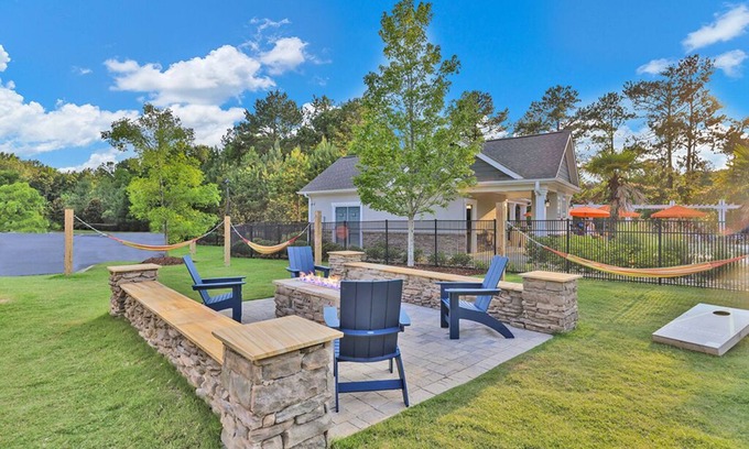 Sand Ridge Apartment | Cozy cabin themed one bedroom apt fast wifi pool gated