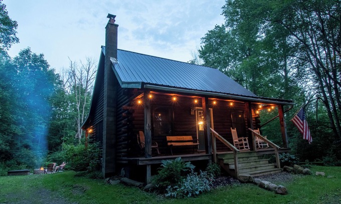 Ellicottville Cabin | Cozy Cabin tucked in the woods. Pet-Friendly! 7 minutes from Ellicotville!
