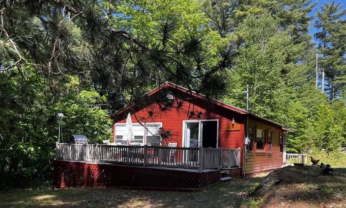Sanbornville Cabin | Cozy Cabin