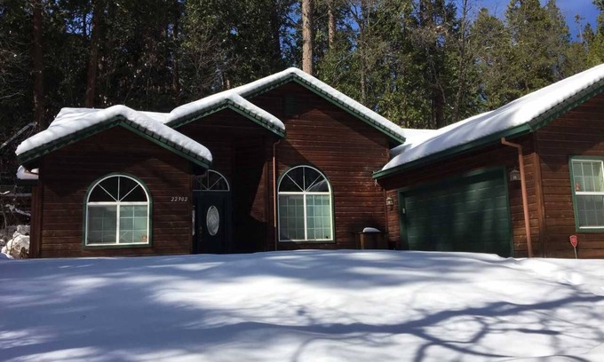 Twain Harte Cabin | Cozy Cabin Walking Distance to Lake and Downtown