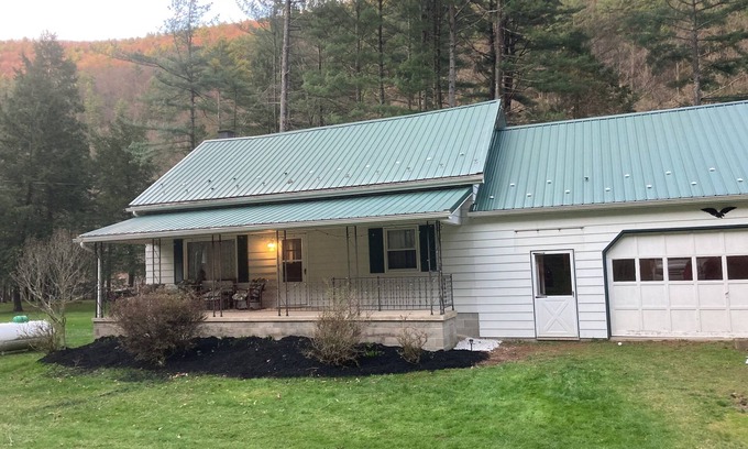 Farrandsville Cabin | Cozy cabin with AC in phenomenal Waterville