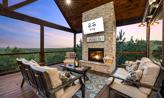 Broken Bow Cabin | Cozy cabin with amazing views, fire pit, hot tub, great location, pet friendly