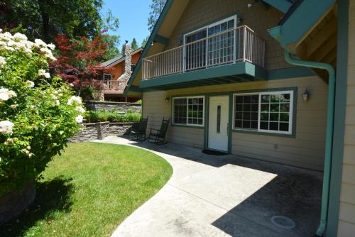 Bass Lake House | Cozy Cabin With Boat Slip Reduced Nightly Rate