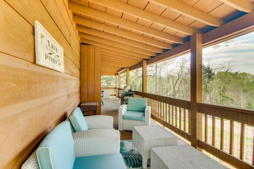Byrdstown House | Cozy Cabin with Grill and Fire Pit By Dale Hollow Lake