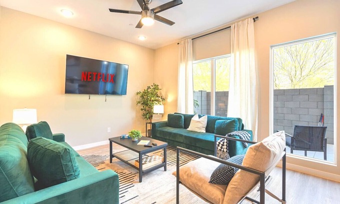 Orchards Estates House | Cozy Cactus I 5 Bed Suite w/Pool I Stadium & Golf