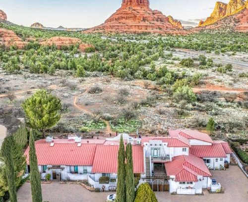 Oak Creek Bed & Breakfast | Cozy Cactus Inn