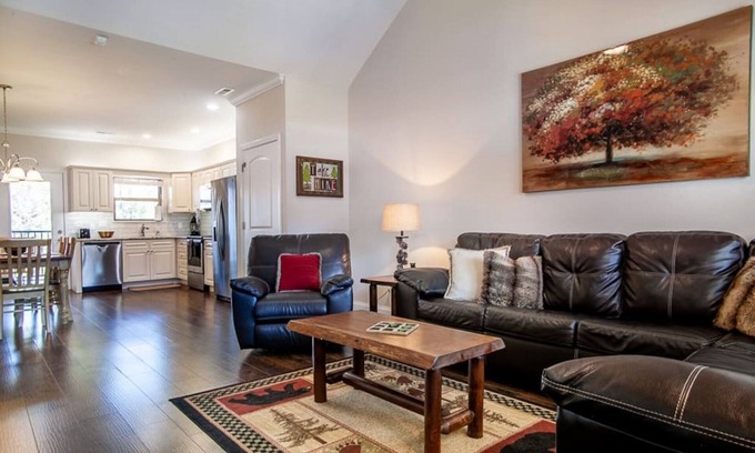 Townsend Condo | Cozy Cades Cove Condo with Community Pool!
