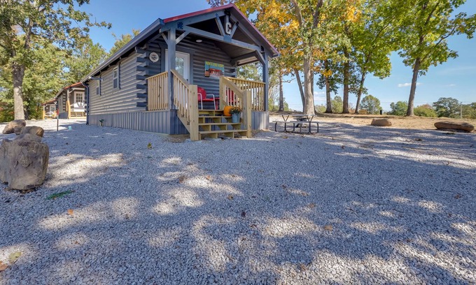 Caledonia Cabin | Cozy Caledonia Cabin ~ 10 Mi to Elephant Rocks!