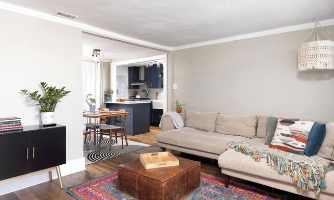 Normal Heights House | Cozy Cali Bungalow w/Tesla Charger in central, eclectic neighborhood