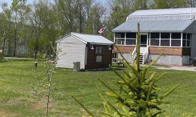 Abbot House | Cozy Camp by the Lake with direct ATV access