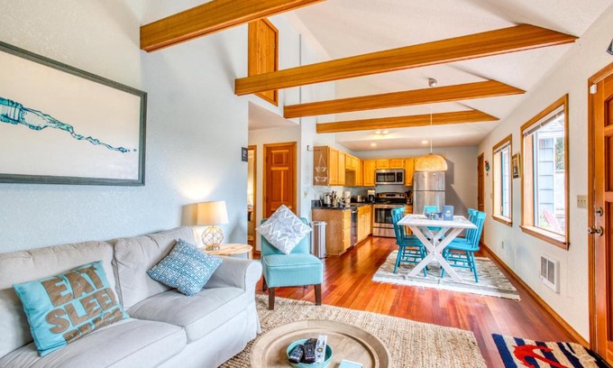 Tolovana Park House | Cozy Cannon Beach Cottage by the Sea
