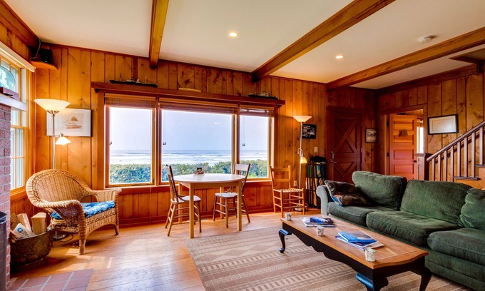 Tolovana Park House | Cozy Cape Cod oceanfront house w/WiFi, sweeping ocean views - steps to beach