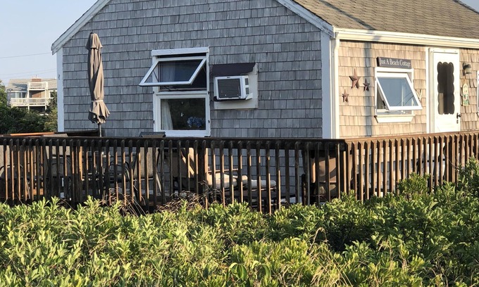 East Sandwich Cottage | Cozy Cape Cottage on Private Beach with HVAC split AC/Heating system