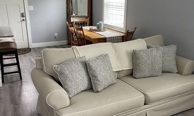 Hyannis House | Cozy Cape Getaway