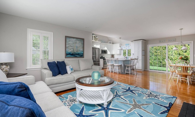 Osterville House | Cozy Cape-style home in private neighborhood