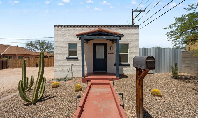 Rincon Heights House | Cozy Casita Walking to U of A