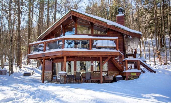 Plymouth Ski Chalet | Cozy Chalet Perfect for Ski and Summer Fun