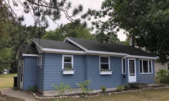 Harbor Springs House | Cozy, Clean, In-Town, Cottage - Walk to town. Dogs Welcome!