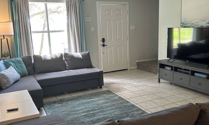 Bay Area Condo | Cozy Coastal Condo in Corpus Christi w/Pool