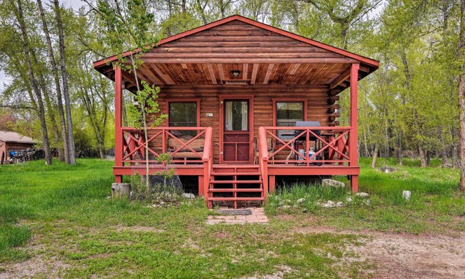 Buena Vista House | Cozy Colorado Cabin with Deck, Grill and River Access!