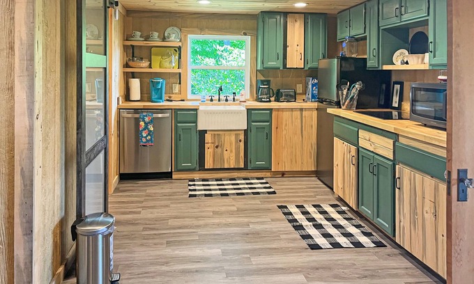 Altamont House | Cozy & Comfortable Home, Next to Winery