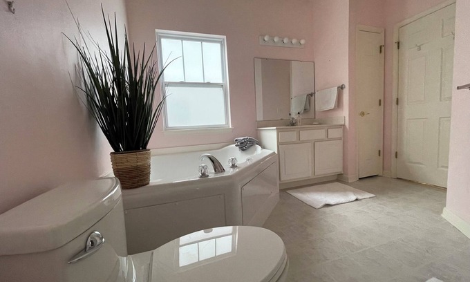 Milford Condo | Cozy condo, 30 minutes away from the beach, outlets and boardwalk.