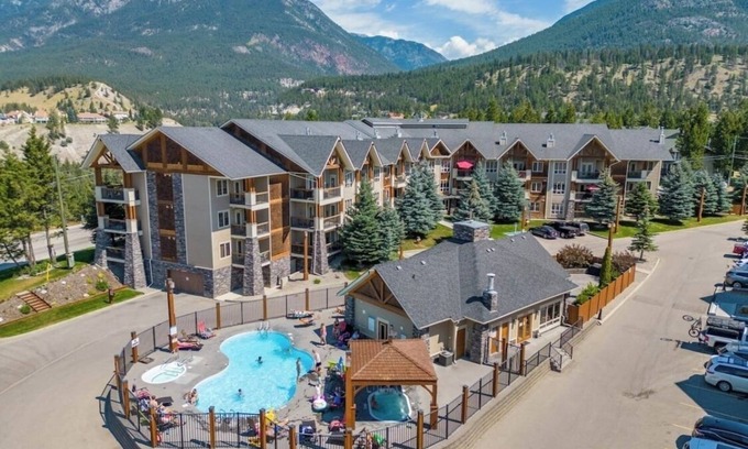 East Kootenay Condo | Cozy Condo at Sable Ridge Radium
