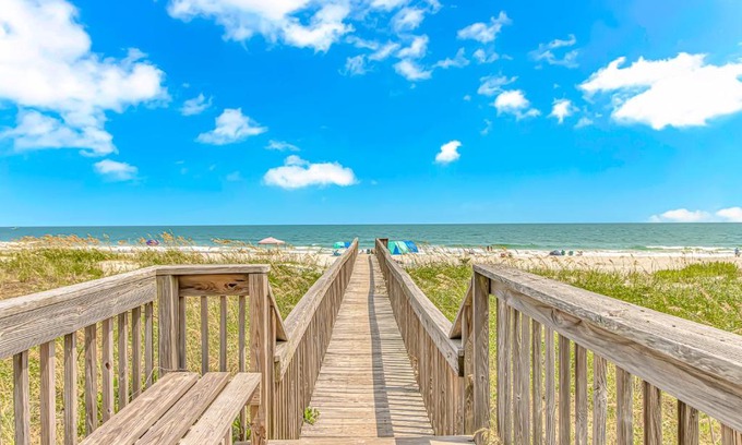 Gulf Stream Estates Apartment | Cozy Condo, Beach Access, Dock, Pool, Sunsets