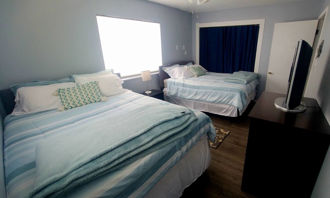 Port Mansfield Condo | Cozy Condo Centrally Located! 1 night or a month! Fully furnished.