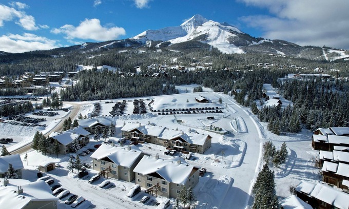 Big Sky Condo | Cozy Condo Located Minutes from the Biggest Skiing in America