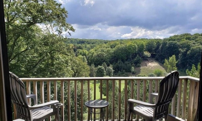 Bellaire Condo | Cozy Condo-Ski, Tube, pool & Hot tub